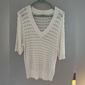 Beautiful Off-White Top!